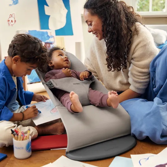 BabyBjörn Wipstoeltje Bliss – 3D Jersey – Zandgrijs