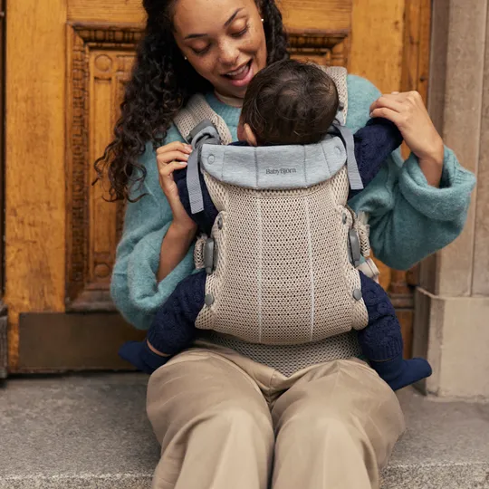 BabyBjörn Harmony Draagzak 3D-Mesh - Grijsbeige