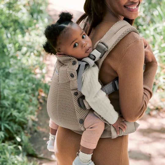 BabyBjörn Harmony Draagzak 3D-Mesh - Grijsbeige