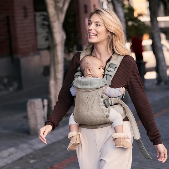 BabyBjörn Harmony Draagzak 3D-Mesh - Grijsbeige
