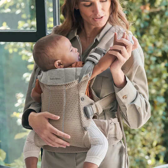 BabyBjörn Harmony Draagzak 3D-Mesh - Grijsbeige