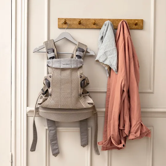 BabyBjörn Harmony Draagzak 3D-Mesh - Grijsbeige