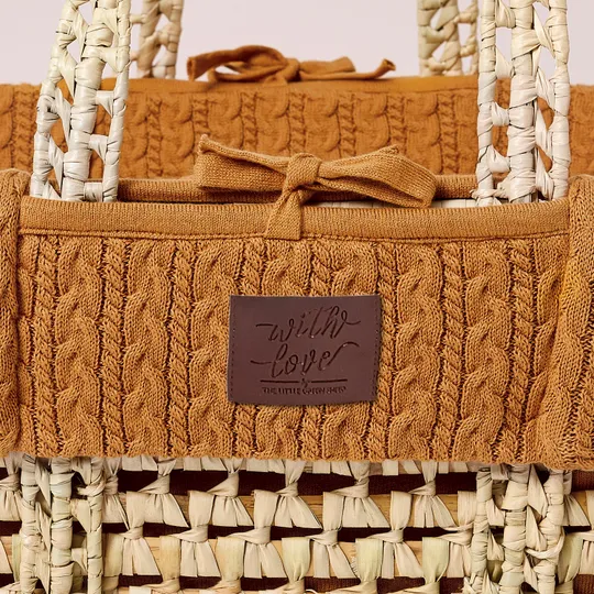 The Little Green Sheep Natural Knitted Moses