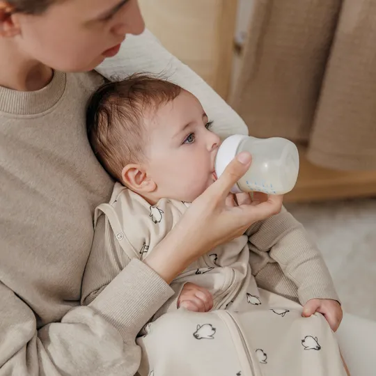 Meyco Cocoon Inbakerslaapzak - 70cm - Penguin - Soft Sand 