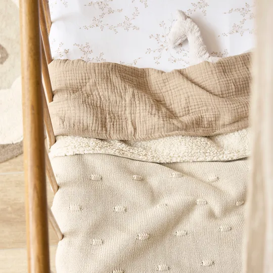 Meyco Baby Ledikantdeken Teddy Knots Soft Sand 100 x 150 cm