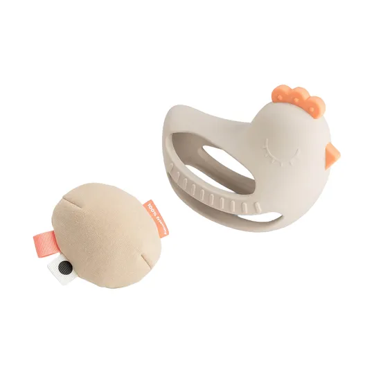 Done By Deer Clucky Grip En Bijtspeeltje Met Rammelaar – Sand