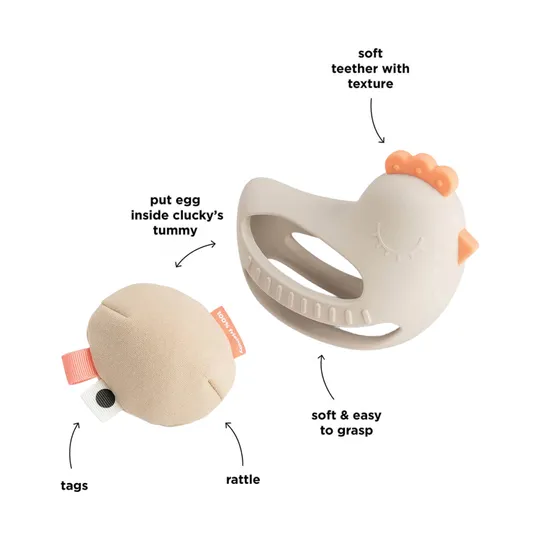 Done By Deer Clucky Grip En Bijtspeeltje Met Rammelaar – Sand