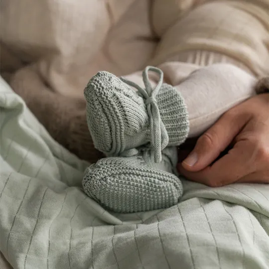 Lodger Gebreide Slofjes Met Kabel - Maat 0-6 Mnd - Silk