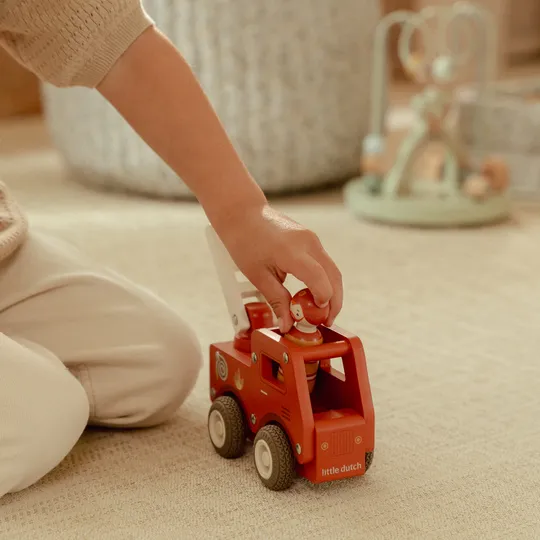 Little Dutch Brandweerwagen Inclusief Pegdoll – Hout