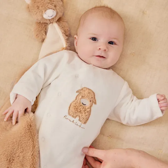 Noukie's F&O Pyjama Met Borduursel - Velours - Wit