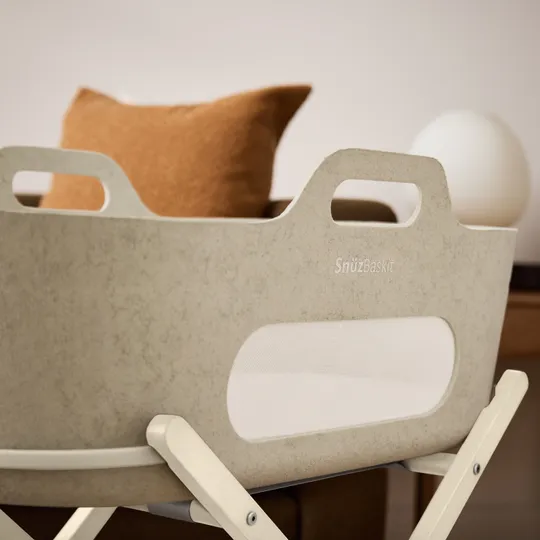 Snuz SnüzBaskit Moses Basket + Stand Set